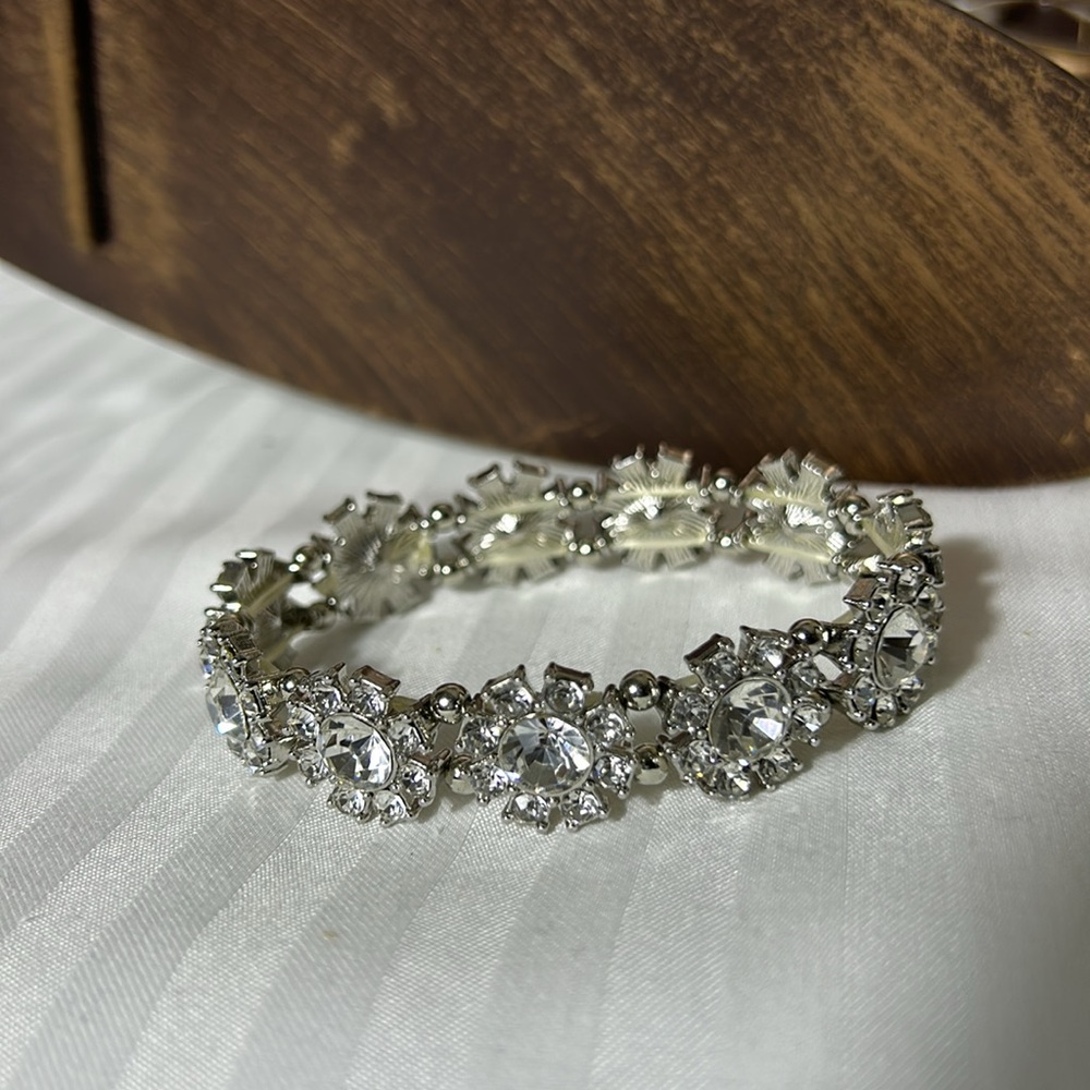 Multi iridescent rhinestone bracelet